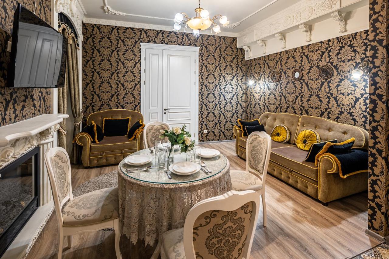 Classic Royal Central Apartment. Balcony And A/C Lviv Exterior photo