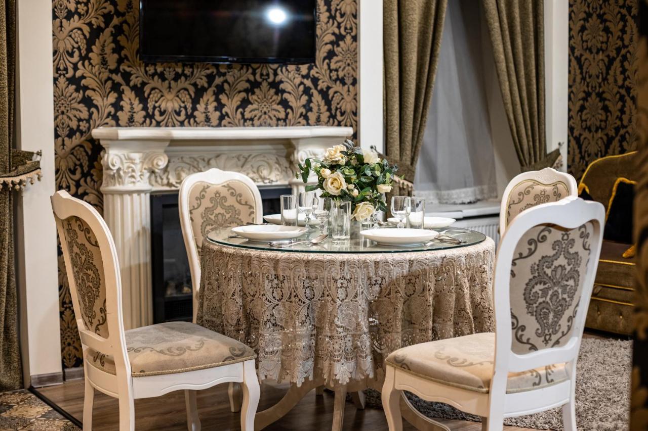 Classic Royal Central Apartment. Balcony And A/C Lviv Exterior photo